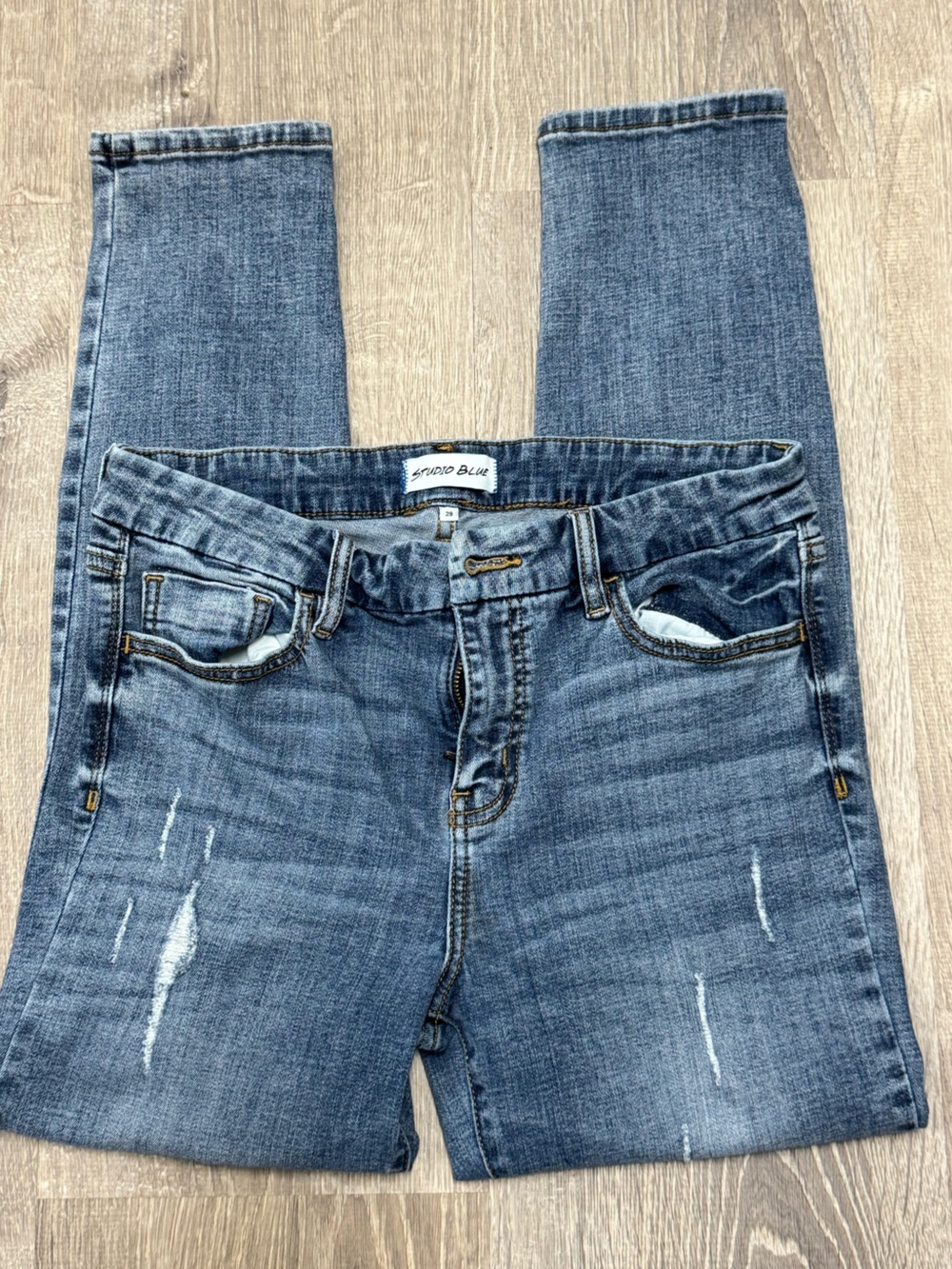 Studio Blue Women's Skinny Jeans in Medium Blue